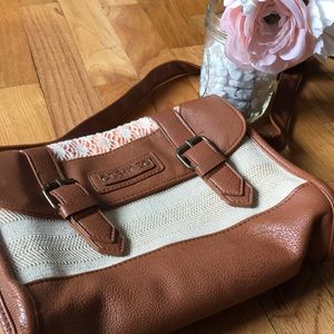 Dakine cross body purse